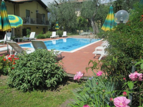 Гостиница Hotel Casa Popi  Мальчезине